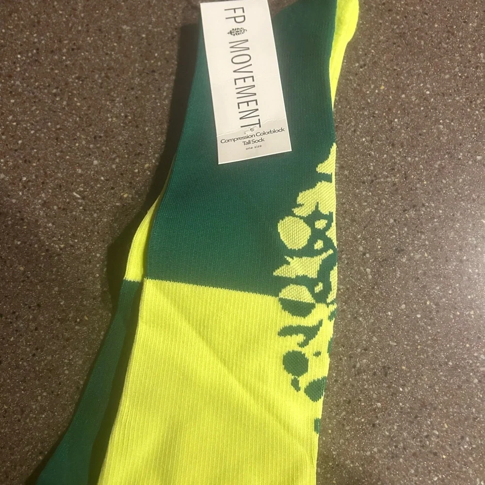 Free People Compression Colorblock Socks NWT - Picture 2 of 2